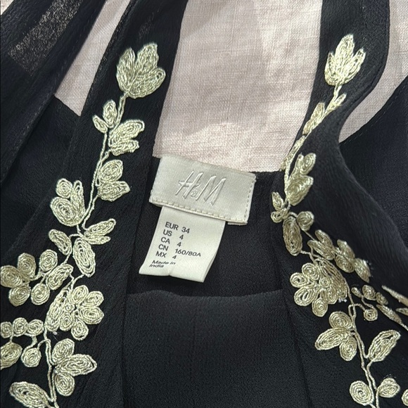 H&M Black and White Embellished Sleeveless Tank Top - Picture 2 of 3